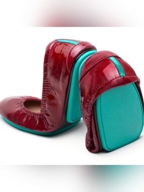 Teiks By Gravielli Ruby Red Patent Leather Flats Size 10.